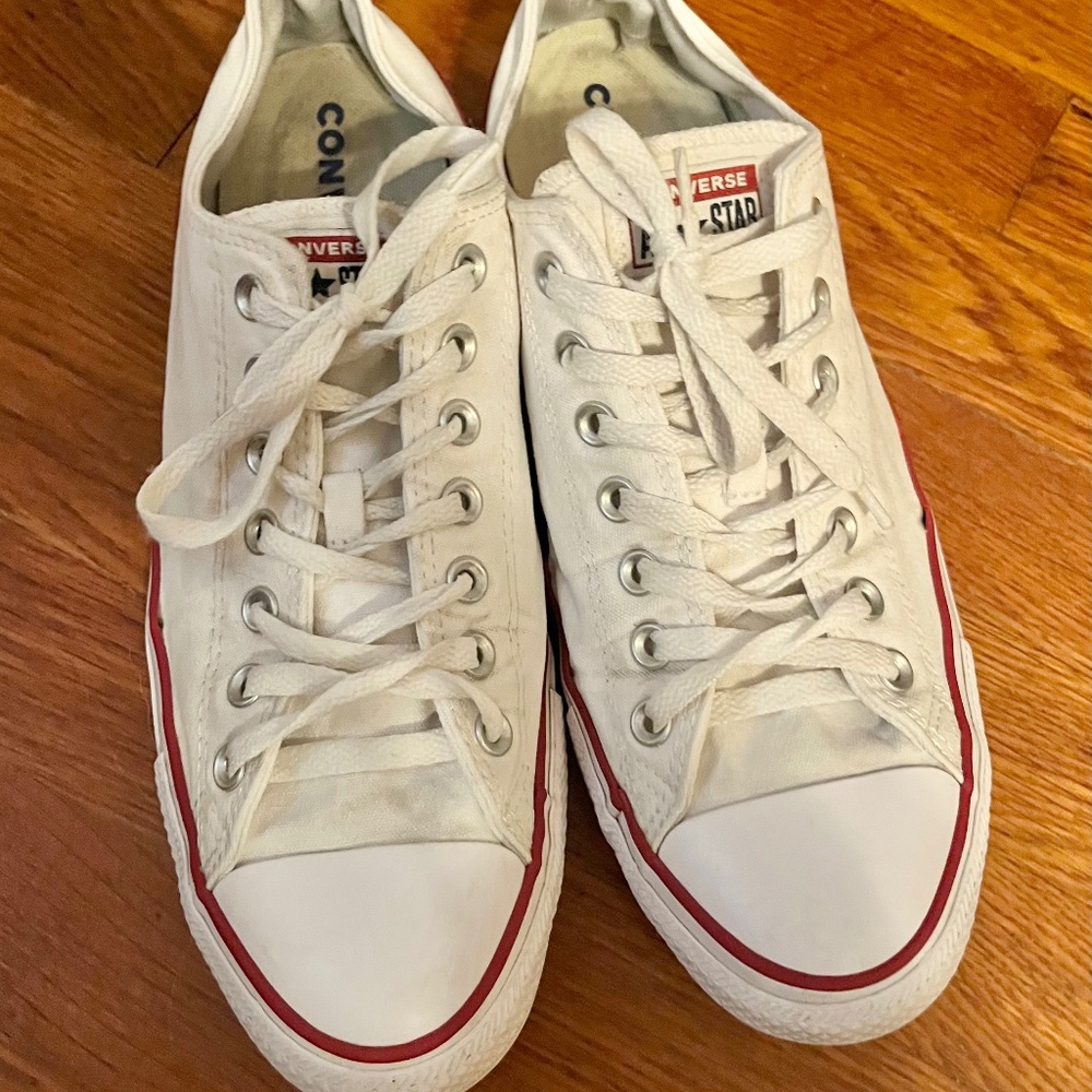 Low top white converse